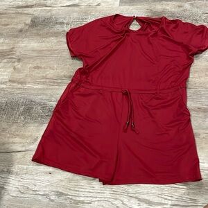 Jumper red size medium